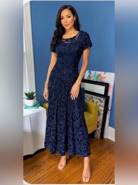 Alex Evenings Navy Embroidered Short-Sleeve Evening Dress selling as is size 6